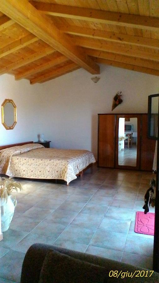Farm Stay Gli Oleandri 로이리 외부 사진