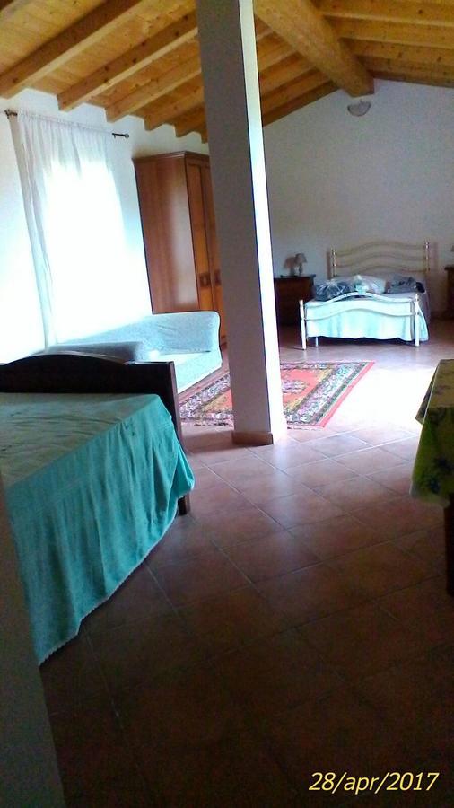 Farm Stay Gli Oleandri 로이리 외부 사진